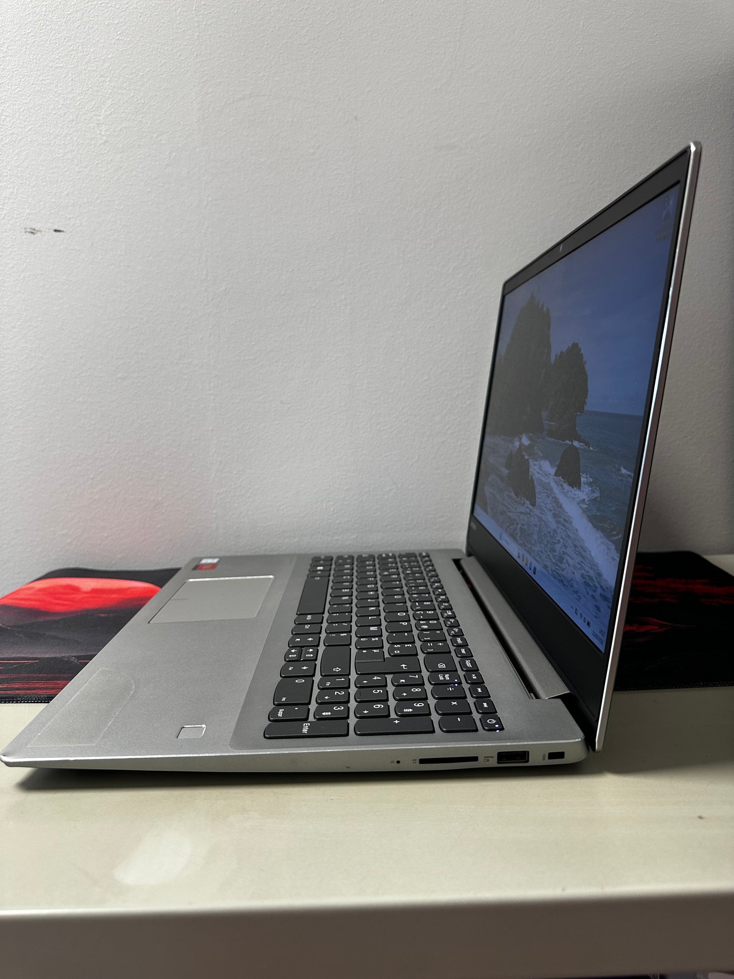 Lenovo ThinkPad 81C7 – i5 – 8Go RAM – SSD 239Go – Écran 15,6” – Windows 11 Pro