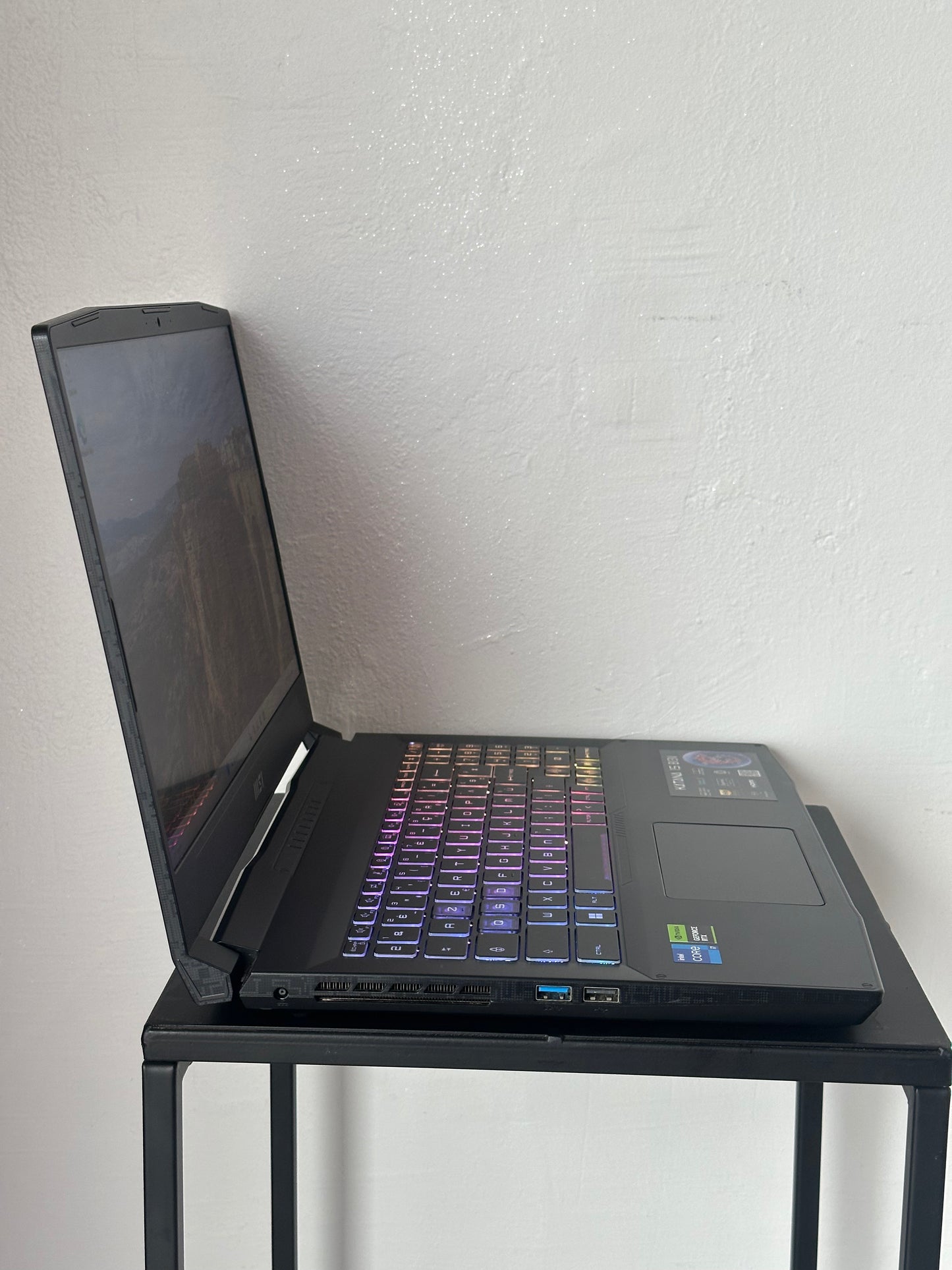 MSI Katana 15 B13VGH – i7 RTX 4070 – Écran 144Hz – 16Go DDR5 – 2x SSD 512Go – Windows 11