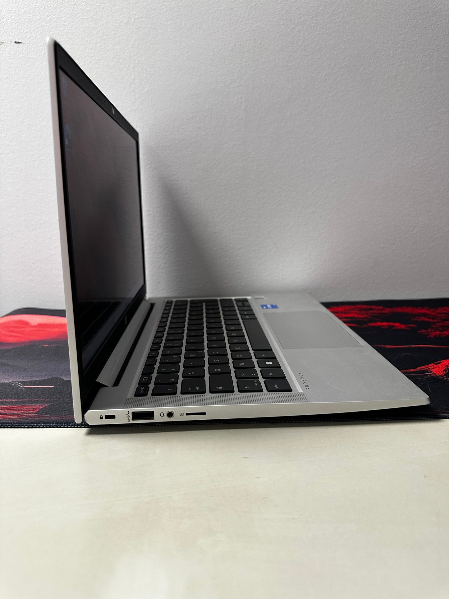 HP ProBook 430 G8 – i5 – 16Go RAM – SSD 239Go – Écran 13,3” – Windows 11 Pro