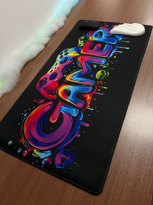 Tapis de bureau Gamer 40×80 cm – Antidérapant & Waterproof (design console + effet lumière UV noire)