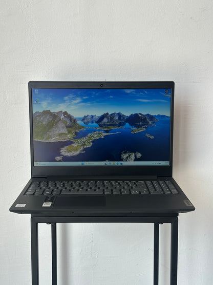 Lenovo IdeaPad 3 15IIL05 – i3 – 8Go RAM – SSD 256Go – Écran 15,6” – Windows 11 Pro