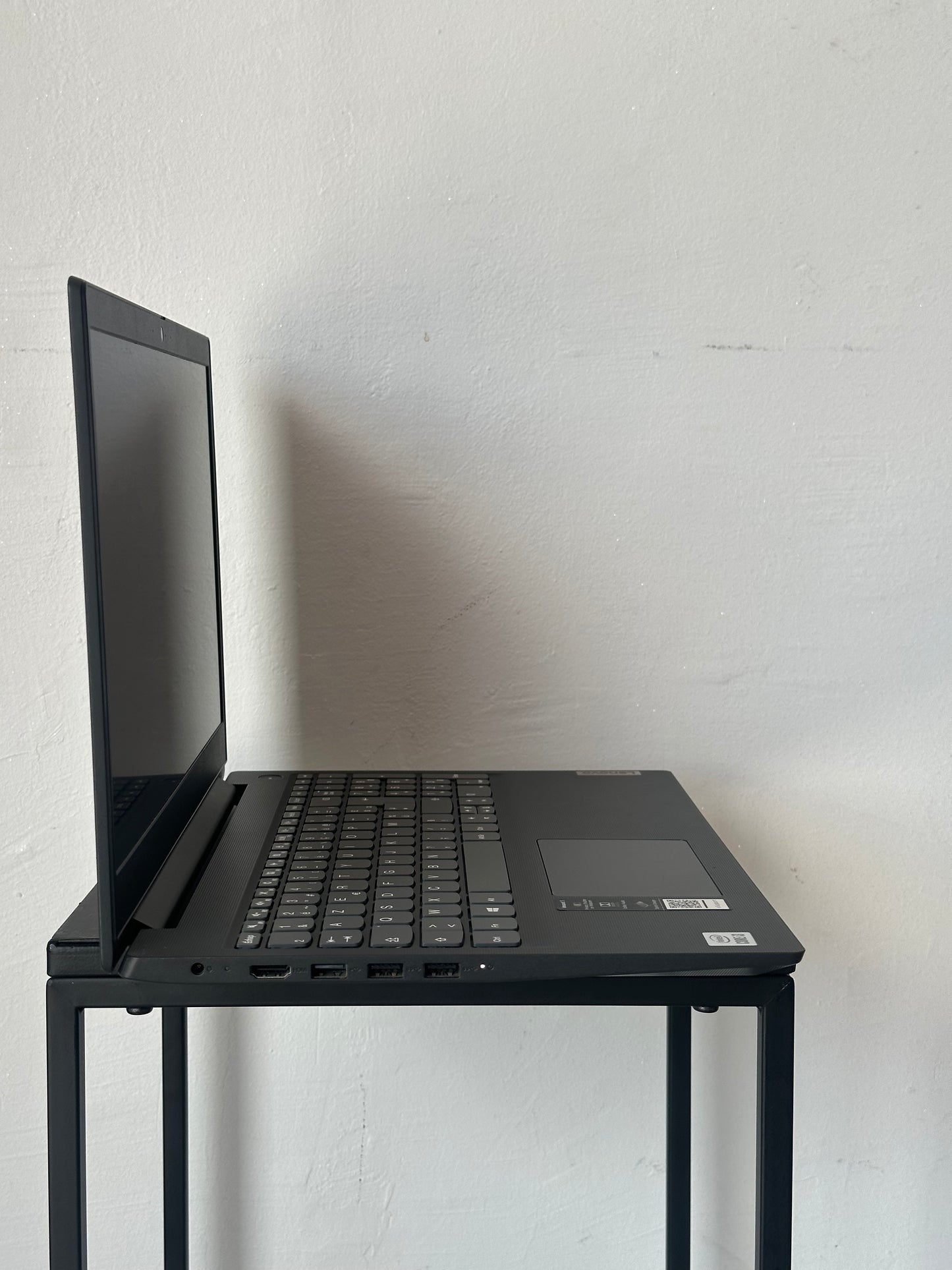 Lenovo IdeaPad 3 15IIL05 – i3 – 8Go RAM – SSD 256Go – Écran 15,6” – Windows 11 Pro